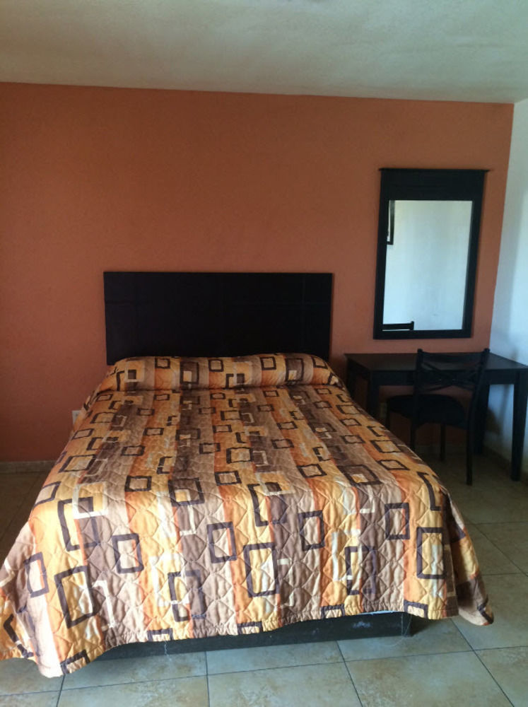 Bayshore Motel La Porte Bagian luar foto